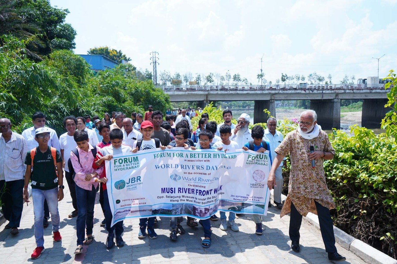 Er.Veda Kumar Manikonda along with the other NGOs and other enthusiastic participants in Musi River Front Walk-3